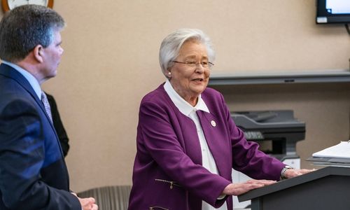 Governor Ivey Visits ALEA Headquarters on National Law Enforcement Appreciation Day-5