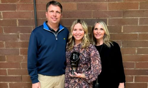 White Plains’ Isabel Rogers, pictured with parents Matt and Stacy, is the Alabama Junior Golf Organization’s 15-19 player of the year for 2023. (Submitted photo)