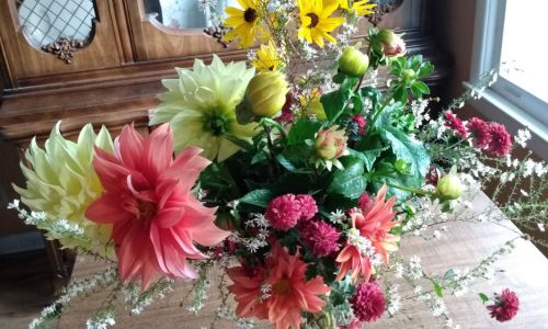 Article Floral Designing Vases of Flowers