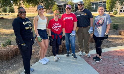 Members of Phi Theta Kappa Honor Society and the Gadsden State Alumni Association participate in Clean-Up Day