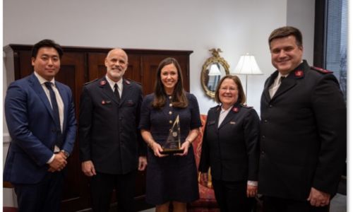 U.S. Senator Katie Britt Receives Salvation Army’s ‘Fight for Good’ Award