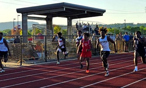 Antonio Hicks led Oxford’s boys in qualifying for the 100-meter dash, finishing in 10.94 seconds during Tuesday’s preliminaries for the Calhoun County track meet at Choccolocco Park. (Photo by Joe Medley/East Alabama Sports Today)