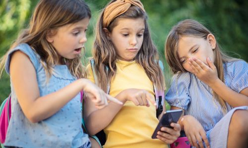 U.S. Senator Katie Britt, John Fetterman’s Bill to Create Warning Label Requirement for Minors on Social Media Platforms Passes Senate Commerce Committee