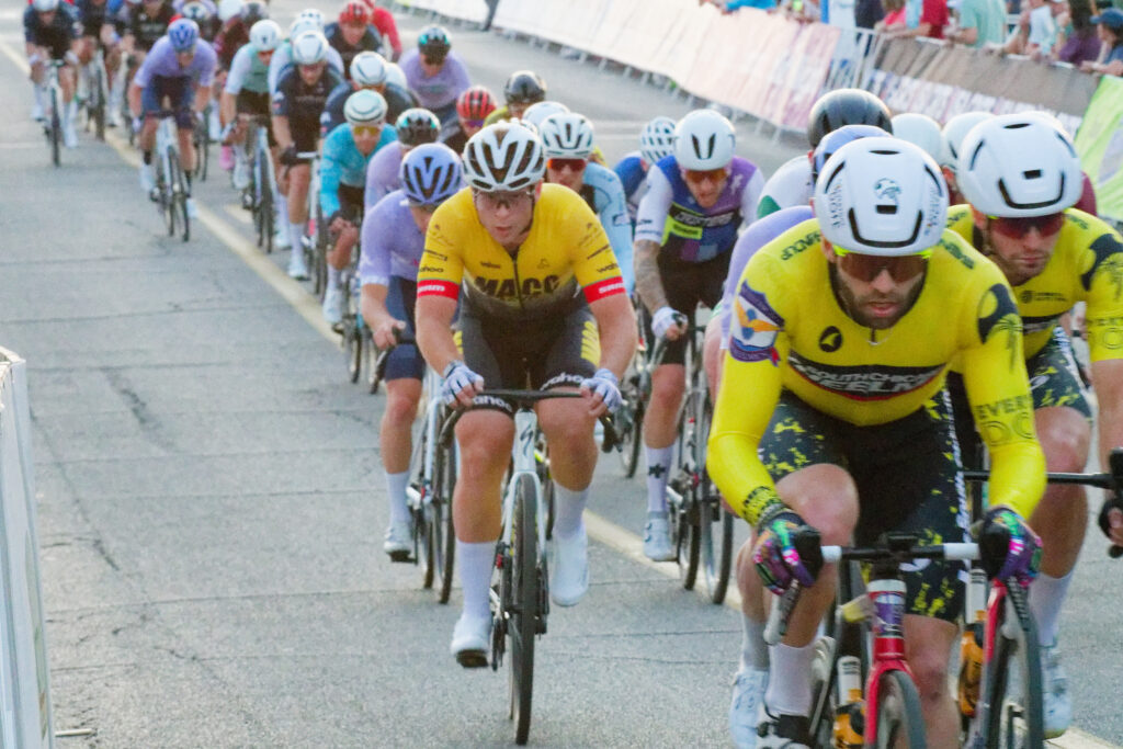 sunny-king-criterium-04-11-26-2705_dxo_55203564290_o