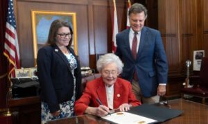 Governor Ivey Encourages Alabamians to Participate in “Light to Unite” Week, July 1 Through July 8, to Honor America’s 250th Anniversary